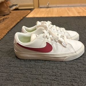 Nike Women’s court legacy shoes next nature